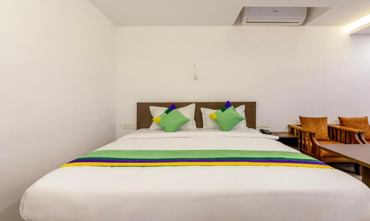Treebo Trend Airport Avenue Plaza Cochin Airport Hotel Kochi Eksteriør billede