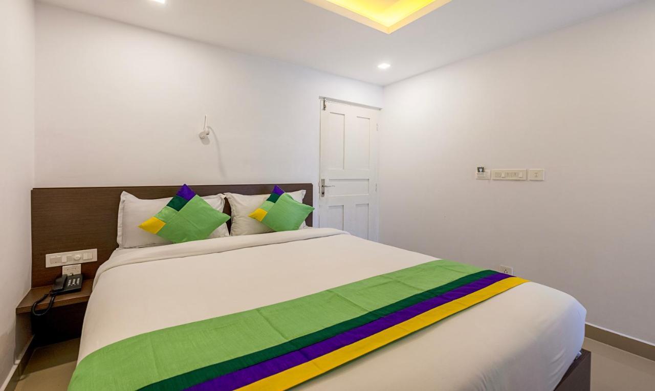 Treebo Trend Airport Avenue Plaza Cochin Airport Hotel Kochi Eksteriør billede