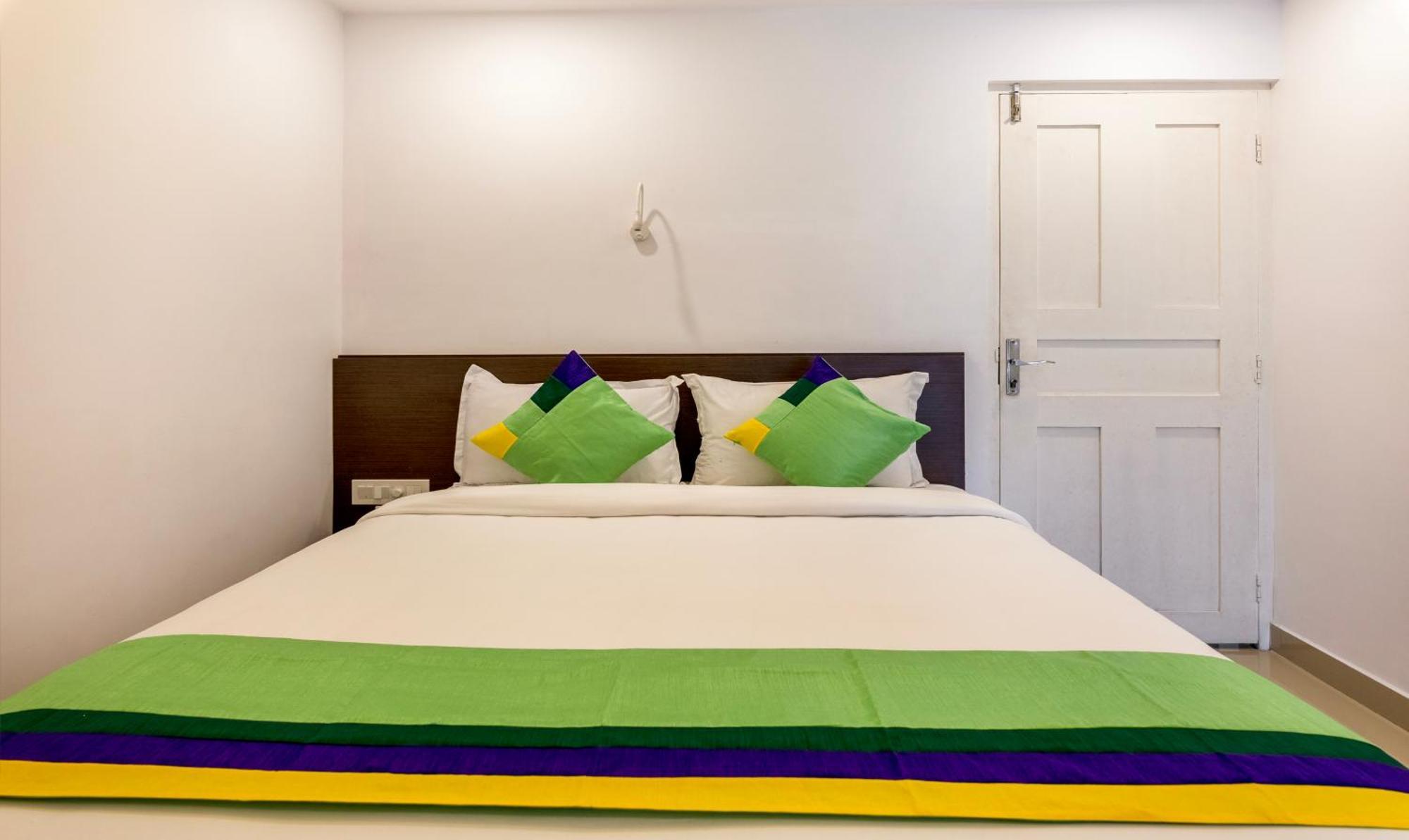 Treebo Trend Airport Avenue Plaza Cochin Airport Hotel Kochi Eksteriør billede